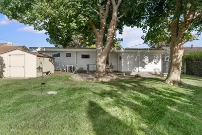 1405 5th Street NW, Austin, MN 55912 - Photo 9