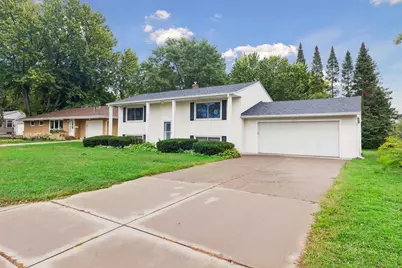 1616 Sandhurst Avenue E, Maplewood, MN 55109 - Photo 5