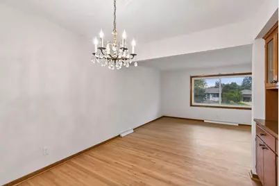 1616 Sandhurst Avenue E, Maplewood, MN 55109 - Photo 21