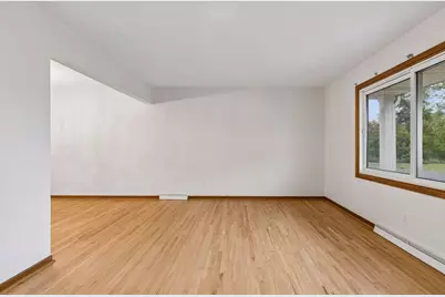1616 Sandhurst Avenue E, Maplewood, MN 55109 - Photo 17