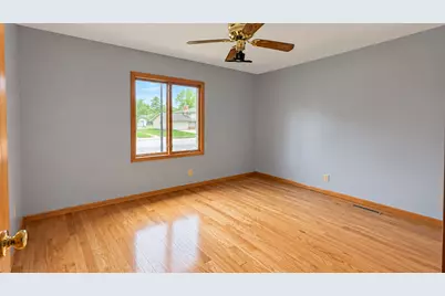 5316 Brookdale Drive N, Brooklyn Park, MN 55443 - Photo 7