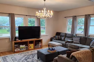 922 E 1st St, Fairmont, MN 56031 - Photo 9