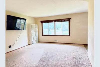 10498 Yorktown Lane N, Maple Grove, MN 55369 - Photo 9