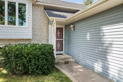 2824 McKinley Drive, Woodbury, MN 55125 - Photo 3