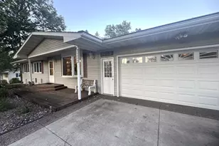 1655 Woodcrest Ave, Owatonna, MN 55060 - Photo 3
