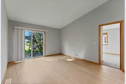 2187 Cleveland Way S, Cambridge, MN 55008 - Photo 3