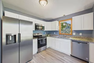 7081 Upper 36th St N, Oakdale, MN 55128 - Photo 5