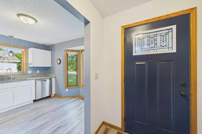 7081 Upper 36th Street N, Oakdale, MN 55128 - Photo 3