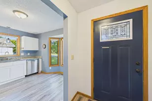7081 Upper 36th St N, Oakdale, MN 55128 - Photo 3