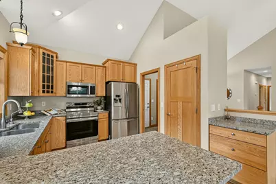 5048 Scenic View Drive SW, Rochester, MN 55902 - Photo 9
