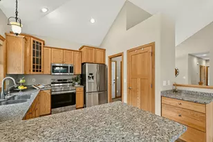 5048 Scenic View Dr SW, Rochester, MN 55902 - Photo 9