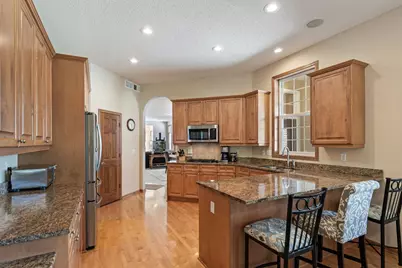 18711 Farmstead Circle, Eden Prairie, MN 55347 - Photo 5