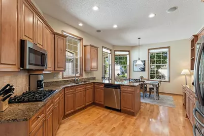18711 Farmstead Circle, Eden Prairie, MN 55347 - Photo 3