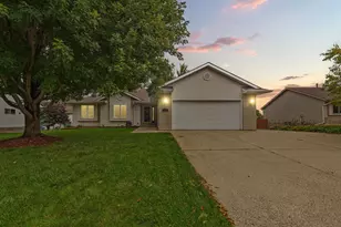 812 Lancer Dr NE, Owatonna, MN 55060 - Photo 3