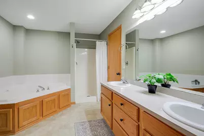 1645 County Road D E, Maplewood, MN 55109 - Photo 11