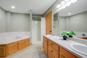 1645 County Rd D E, Maplewood, MN 55109 - Photo 11