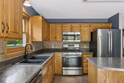 314 Wedgewood Drive, Mahtomedi, MN 55115 - Photo 37