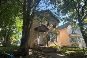 929 6th St E, Saint Paul, MN 55106 - Photo 1