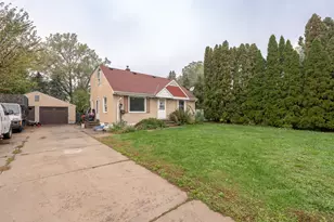 1809 Jackson St, Maplewood, MN 55117 - Photo 3