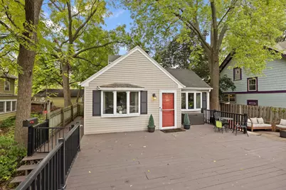 992 McLean Avenue, Saint Paul, MN 55106 - Photo 1