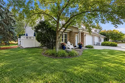10100 Bridgehill Terrace, Eden Prairie, MN 55347 - Photo 5