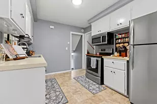 4625 Oxborough Ln, Bloomington, MN 55437 - Photo 9