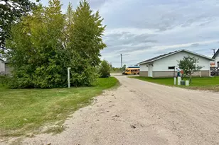 137 W 5th St, Newfolden, MN 56738 - Photo 3