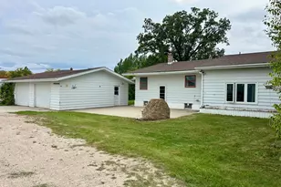 137 W 5th St, Newfolden, MN 56738 - Photo 5
