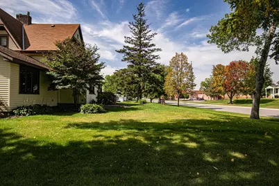 301 E Depue Avenue, Olivia, MN 56277 - Photo 5
