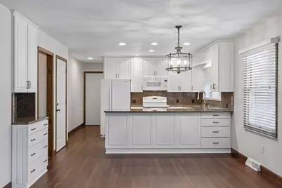 360 Quail Road, Dellwood, MN 55110 - Photo 11
