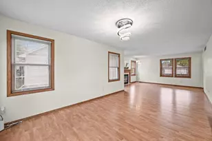 611 Bellvue Ln, Brooklyn Center, MN 55430 - Photo 15