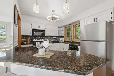 630 Sullivan Lane NE, Columbia Heights, MN 55421 - Photo 9