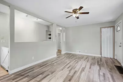 4716 Edgewood Avenue N, Crystal, MN 55428 - Photo 5