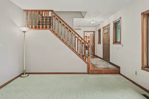 2112 Parkwood Hills Dr NE, Rochester, MN 55906 - Photo 11
