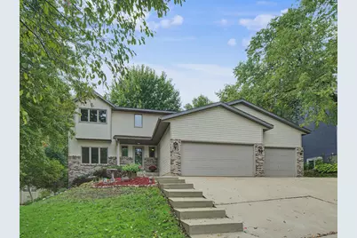 2112 Parkwood Hills Drive NE, Rochester, MN 55906 - Photo 3