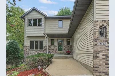 2112 Parkwood Hills Drive NE, Rochester, MN 55906 - Photo 9