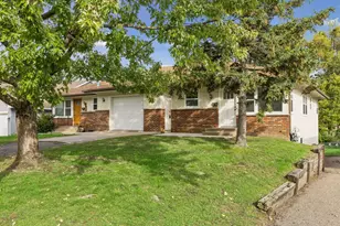 1015 43 1/2 Ave NE, Columbia Heights, MN 55421 - Photo 3
