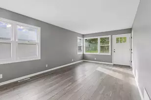 1015 43 1/2 Ave NE, Columbia Heights, MN 55421 - Photo 5
