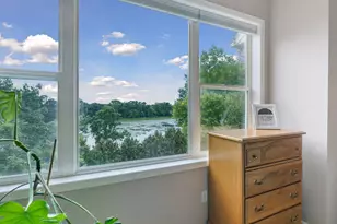 9820 Cove Dr, Minnetonka, MN 55305 - Photo 15