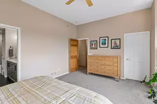 9820 Cove Dr, Minnetonka, MN 55305 - Photo 17
