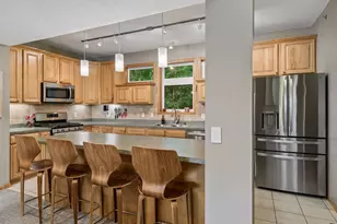 9820 Cove Dr, Minnetonka, MN 55305 - Photo 9