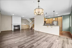 15610 Early Bird Cir, Apple Valley, MN 55124 - Photo 9