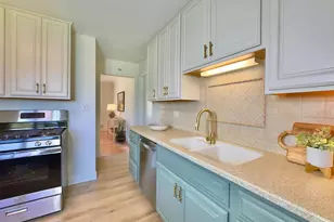 1979 Memory Ln, North Saint Paul, MN 55109 - Photo 5