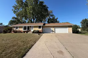 1181 Laurie Rd W, Roseville, MN 55113 - Photo 1