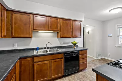63 Iowa Avenue W, Saint Paul, MN 55117 - Photo 5