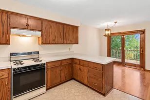 6933 Magda Dr, Maple Grove, MN 55369 - Photo 9