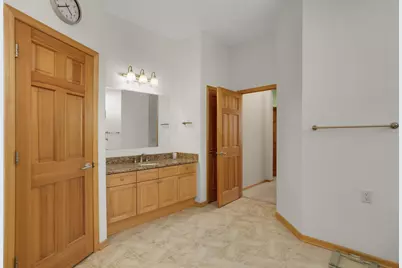 18519 Farmstead Circle, Eden Prairie, MN 55347 - Photo 21