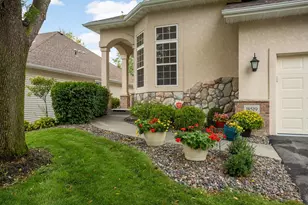 18519 Farmstead Cir, Eden Prairie, MN 55347 - Photo 3