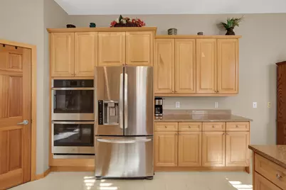 18519 Farmstead Circle, Eden Prairie, MN 55347 - Photo 15
