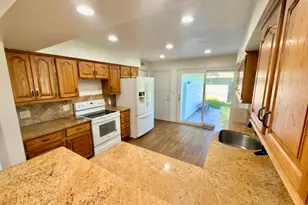 795 County Road B2 W, Roseville, MN 55113 - Photo 11